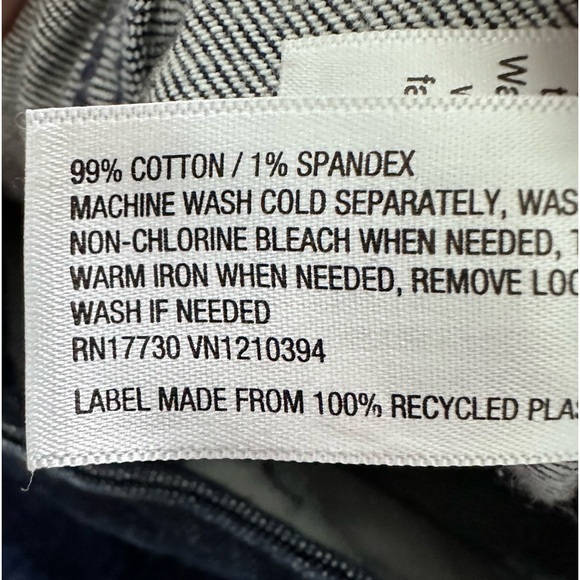 NWOT Women’s Universal Thread Vintage Midi Denim Shorts Dark Wash Size 10/30R - Picture 7 of 8